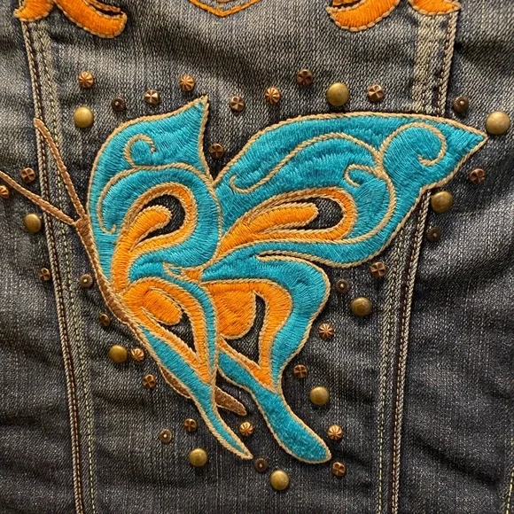 NWT Guess Premium Vintage Wash Embroidered & Stud Embellished Denim Jacket - Picture 3 of 12
